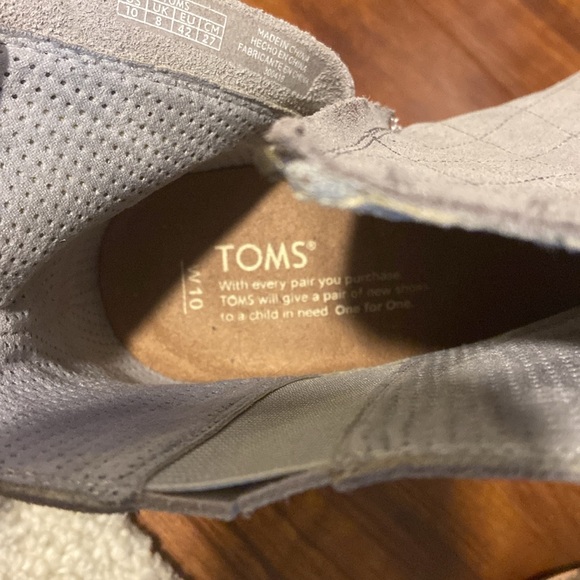 Toms Majorca Peep Toe Gray Suede Quilted Block
Heel Bootie - Picture 6 of 7